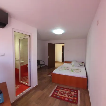 De Inchiriat Alex * Costineşti